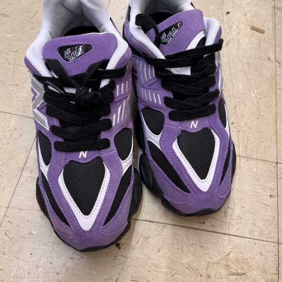 New Balance 9060 
Purple - black 
10/10 condition excellent like new Mens 9 - Picture 7 of 7